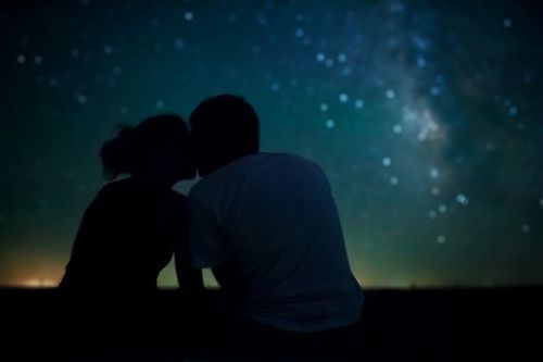 Farmer Dating Idea -Couple Watch the Stars